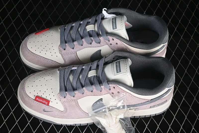 All categories Nk SB Dunk Series Nk SB Dunk Low High-end customized low-top sneakers Nike SB Dunk Low Gray, purple and white contrast colors High-end customized low-top casual sneakers DN3168-017